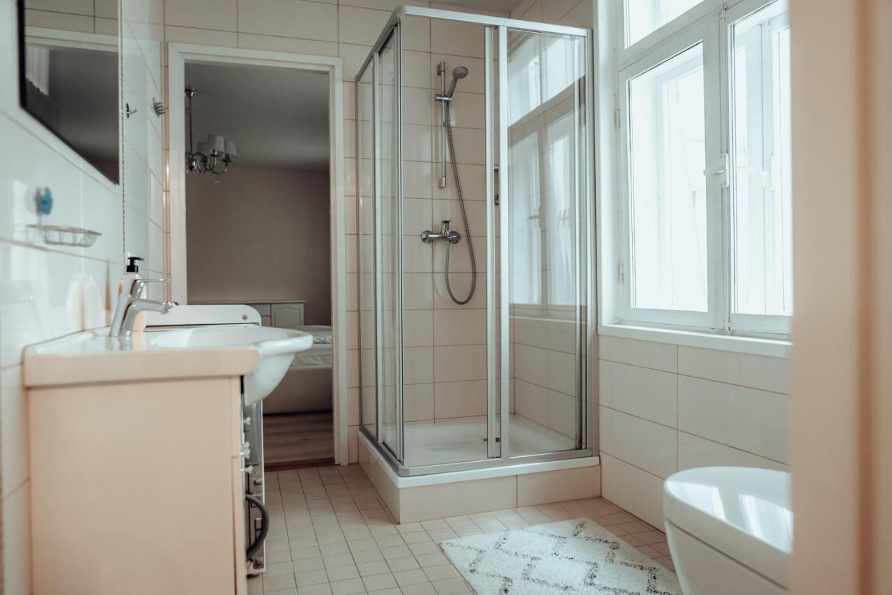 Dream Stay - Spacious 1-Bedroom Apartment In The Old Town Tallinn Buitenkant foto